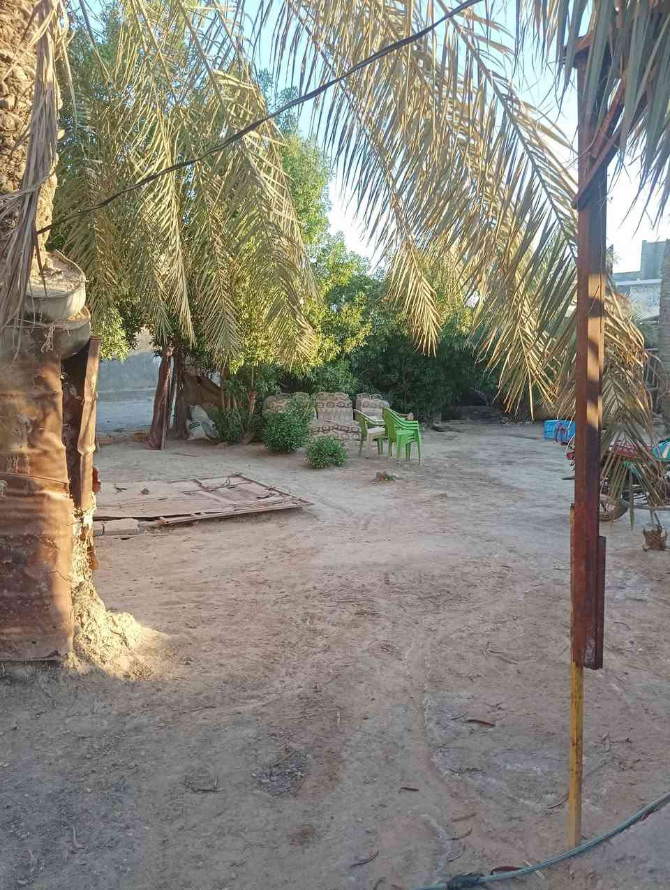 2 بيوت للبيع المساحه 1500 متر السعر 165 مليون موقع البيوت حي الزهراء على شارع الشريفات مراجعة دلالية ابو ياسر ***********

