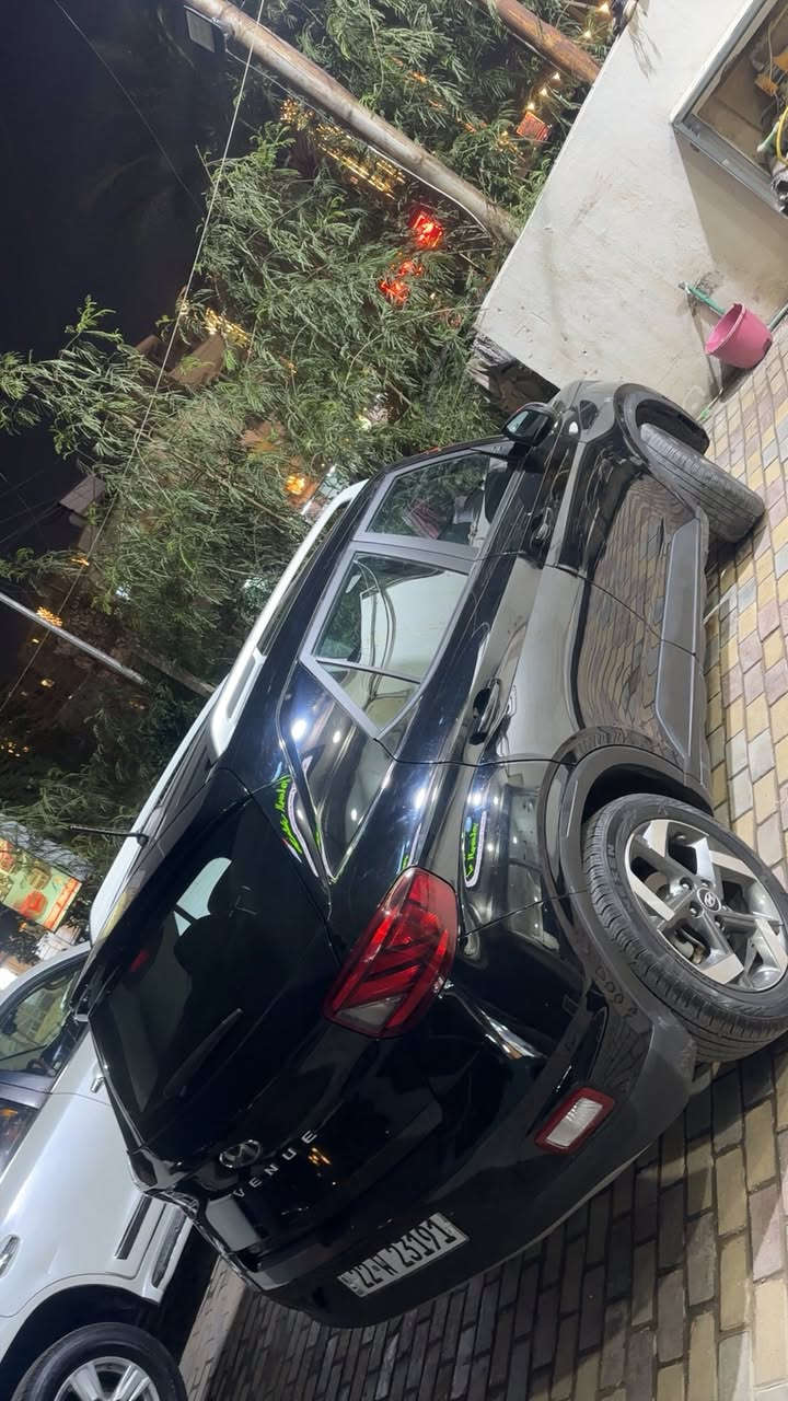 السلام عليكم هونداي فينو ٢٠٢٣ دخول جديد ماشيه ١٦ ميل تحويل او وكاله فول فتحه رادار مابيه اي نقص حادثه جاملغ وبنيد بدون داخل 
السعر ١٣٠ ورقه 
***********
