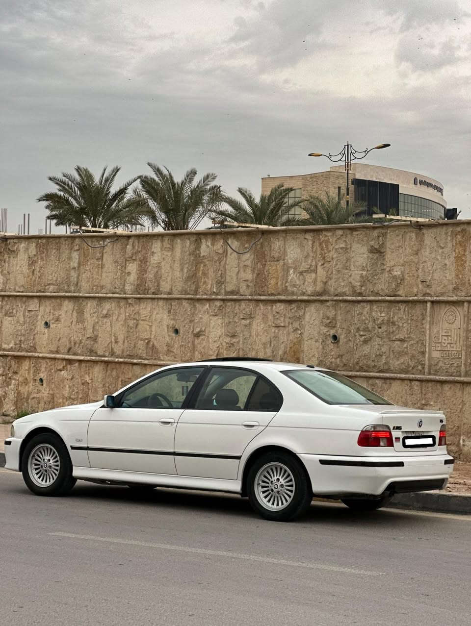 السلام عليكم رمضان كريم مستمرين بعروض العيد
بيئم E39
موديل ٩٨ محدث ٢٠٠١
رقم نينوى 
شرط التحويل 
.
باب السايق صبغ أوربي فقط 
.
المواصفات
فتحه سقف 
شاشه 
كير مكينه بشرط الفحص 
وايرمينه شرط 
مكينه كبس
طخم جديد
السياره جاهزة من كل النواحي ما تحتاج مصرف 
.
العنوان الموصل حي نركال 
لمعرفه السعر الاتصال على الرقم 
***********
