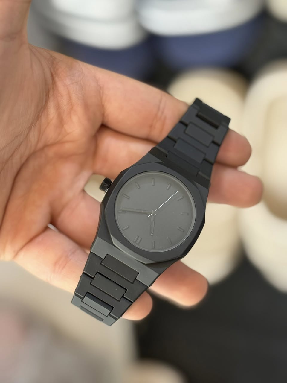 ساعات درجة اولى كلش حلوة ومرتبة سويتلكم عليهن تخفيظ سعر الساعة بس 8000دينار 😍😍😍يا بلاششش 
ساعة ضهر براغي حقيقي 
وتر برو 
كلش حلوة ومرتبة العنوان: كوت داموك الحقوقيين مجاور صيدلية حسني مقابيل كوفي شوب الاصدقاء 
اسم المحل((كلش مناسب))
للتواصل***********
