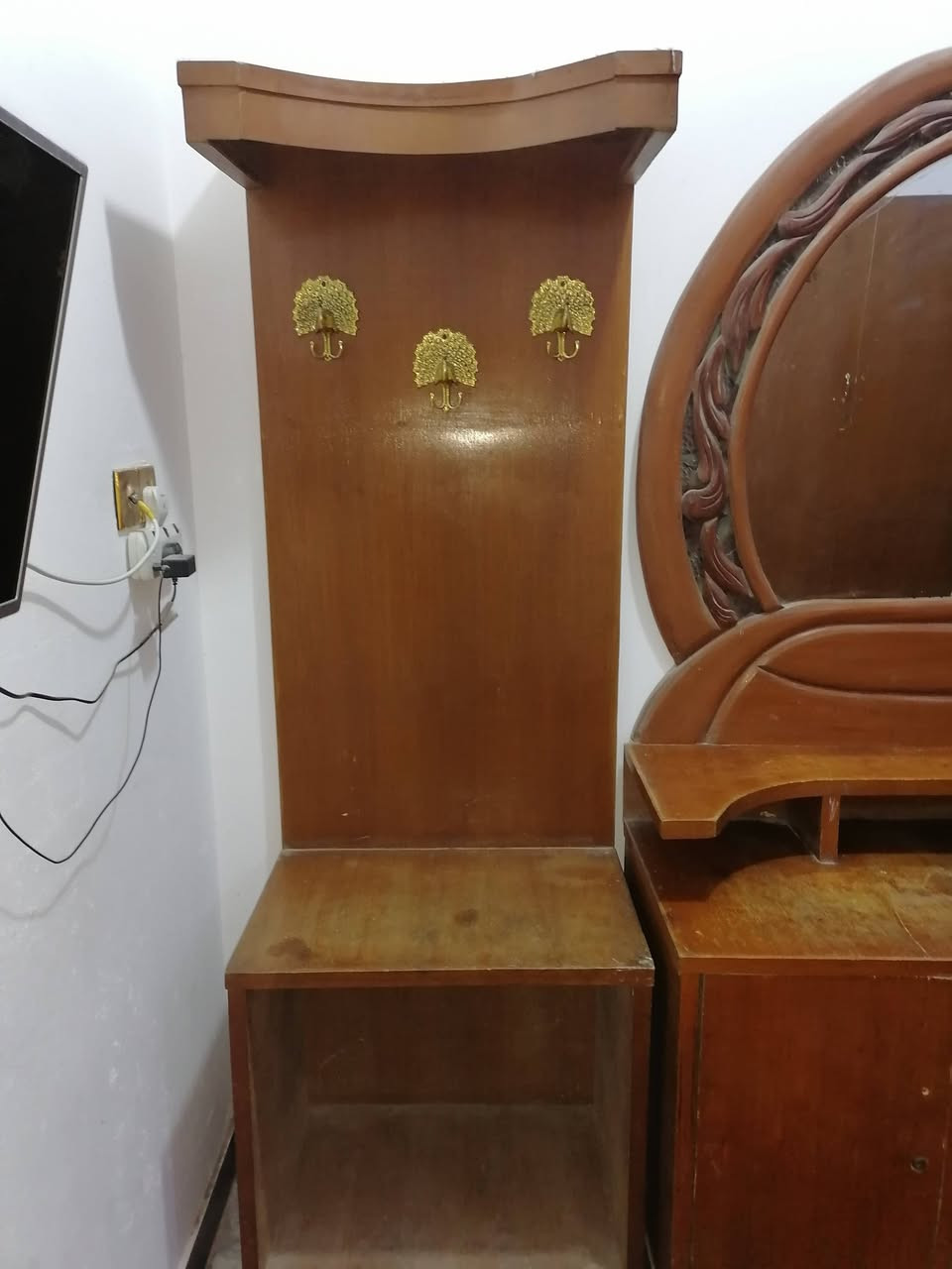 غرفة نوم ٥ ابواب صاج مستعمله للبيع  الاتصال على الرقم ***********
