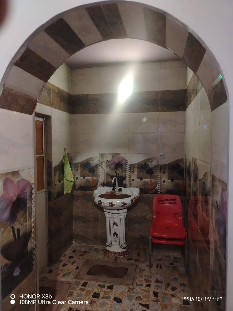 السلام عليكم بيت للبيع المساحه الكليه 350
البيت 150 اضافة حديقة وكراج باقي التفاصيل موضحة بالفديو
خدمات متكامله والتبليط للباب
يتكون من مدخل وصاله وحولي وغرفتين نوم و مطبخ وخدمات 

العنوان الدوره هور رجب  مقابل شركة ارض المدينة الهندسية مجاور جامع الكريم(قرية ابو سلام العويسي) السعر 160 مليون وبي مجال بسيط

الاتصال على  الارقام التالية 
***********
*********** واتساب
