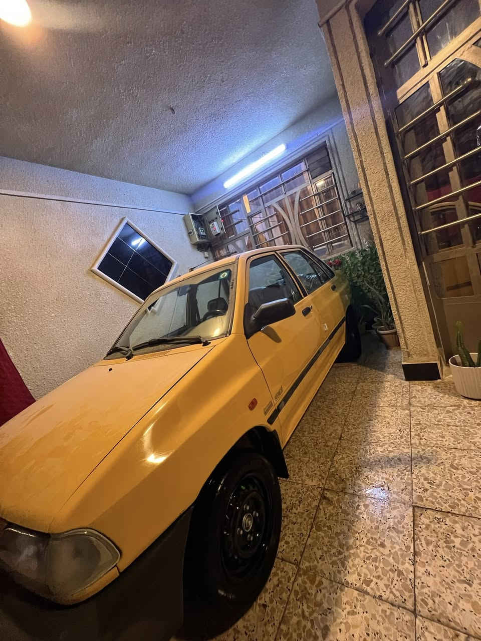 موديل 11 عضم بلاديه كفاله من ضربه وصبغ ومعجون وتبديل. شواصي مكفوله لغود مكفوله بدنه وجسر واسفل سياره بدون خياس. بيه بارد بخشم البنيد وخشم جاملغ فقط بارد ..مكينه وكير وكلج وتبريد وتدفئه خير من الله..صدر امامي خلفي جديد تخم تاير وتخم ويل جديد.. مدوشمه جديد..بيه هلالات خلفيه ودوس خياسات يراد الهن تعمير… غير شي بسياره بعد ماكو اقره تفاصيل زين وخابرني وتدلل وسعر 41 بي مجال حك جيه الي يشوف سعر غالي ادعيلنه بالرزق ..*********** ملاحضه رقم بغداد ونكليزي وهزه وسنويه جديده ومصفره هيئه وغرامات
