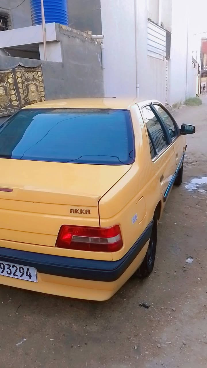 بيجو للبيع اكد للبيع موديل 16 راح اكتبلك كل التفاصيل حته من تقره ما تسألني فقط نحجي بالسعر...
1- أكد موديل 16 رقم بغداد 
2- كير ممتاز 
3- مكينه ممتازه اي تنقيص ما بيه 
4-تبريد ممتاز 
5 حديديه 90ب٪ 
٦ بيه صبغ نص باب مال سائق وبيه جاملغ مال سائق صبغ الباقي ما بي شي 
٧ تخم تاير جديد 
٨ غرفته نضيفه خير من الله 
٩ بيه منظومه غاز 
١٠ السياره داخله هزه 
١١ مكاني حله مركز 
١٢ السعر ٤٠ وبيه مجال لللشراي واني خادم اتصل وادلل *********** 
اخوان هاي تفاصيل السياره لتكلي شبيه وما بيه اترجاك كاتبلك كلللشي
