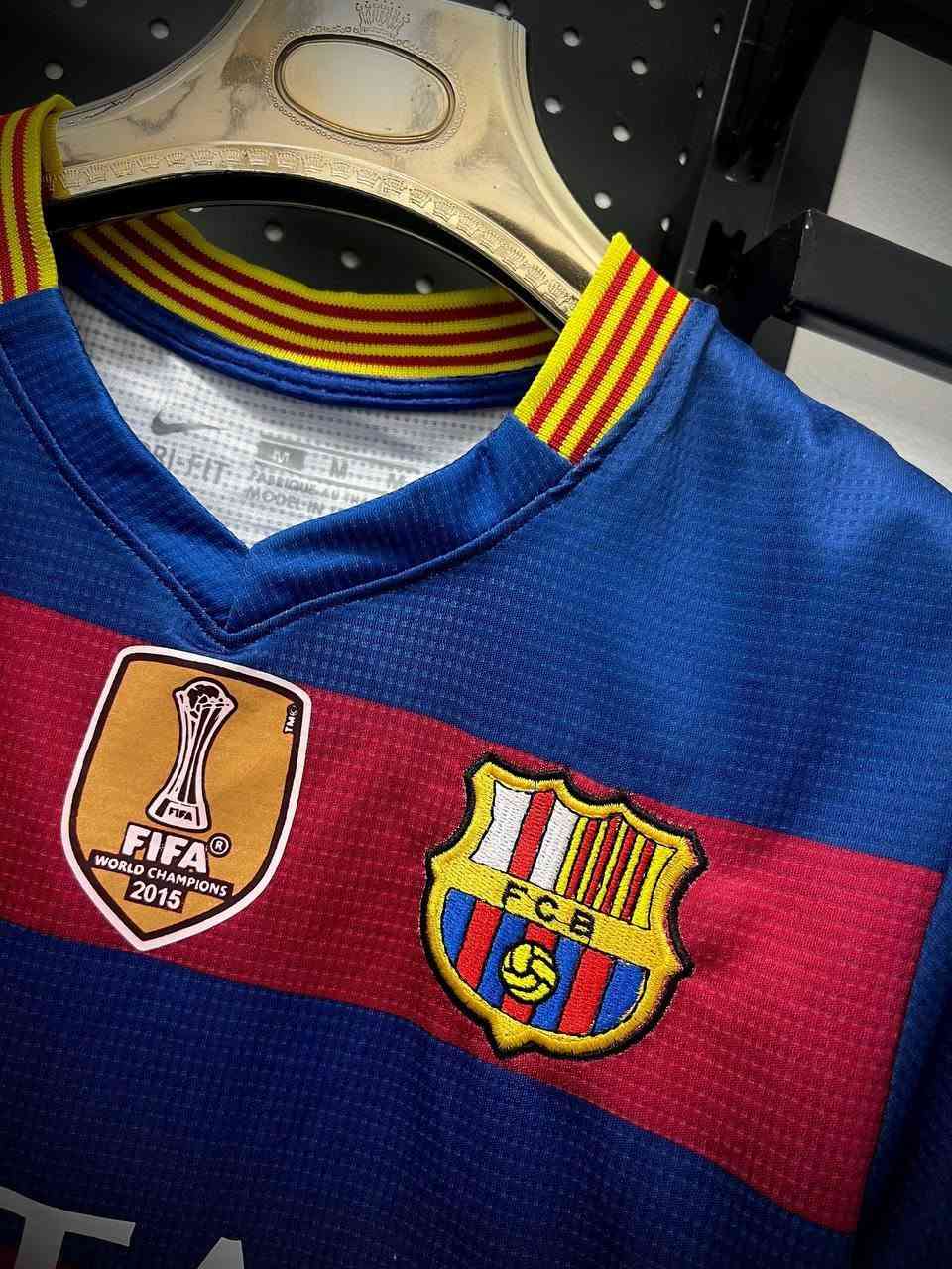 الكلاسيك وجماله 
😍😍😍😍😍😍😍
تيشيرت برشلونه    الكلاسيك الجميل 

خام بسكوته اورجنال  مستورد ❤️❤️
تطريز ديجتال  🔥🔥🔥
المقاسات/M_L_XL_2XL
للطلب:  01006385510
متاح كمياااات محدوده الحق اطلب🔥


**إذا كنت صاحب هذا الإعلان وتريد حذفه لأي سبب، رجاءا أرسل رسالة إلى الدعم الفني**