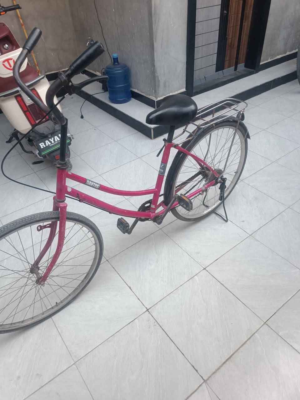 سلام عليكم باسكل
للبيع حجم 26 كامل عده

جامل امامي  السعر65 

هذه رقم راعيه ***********
