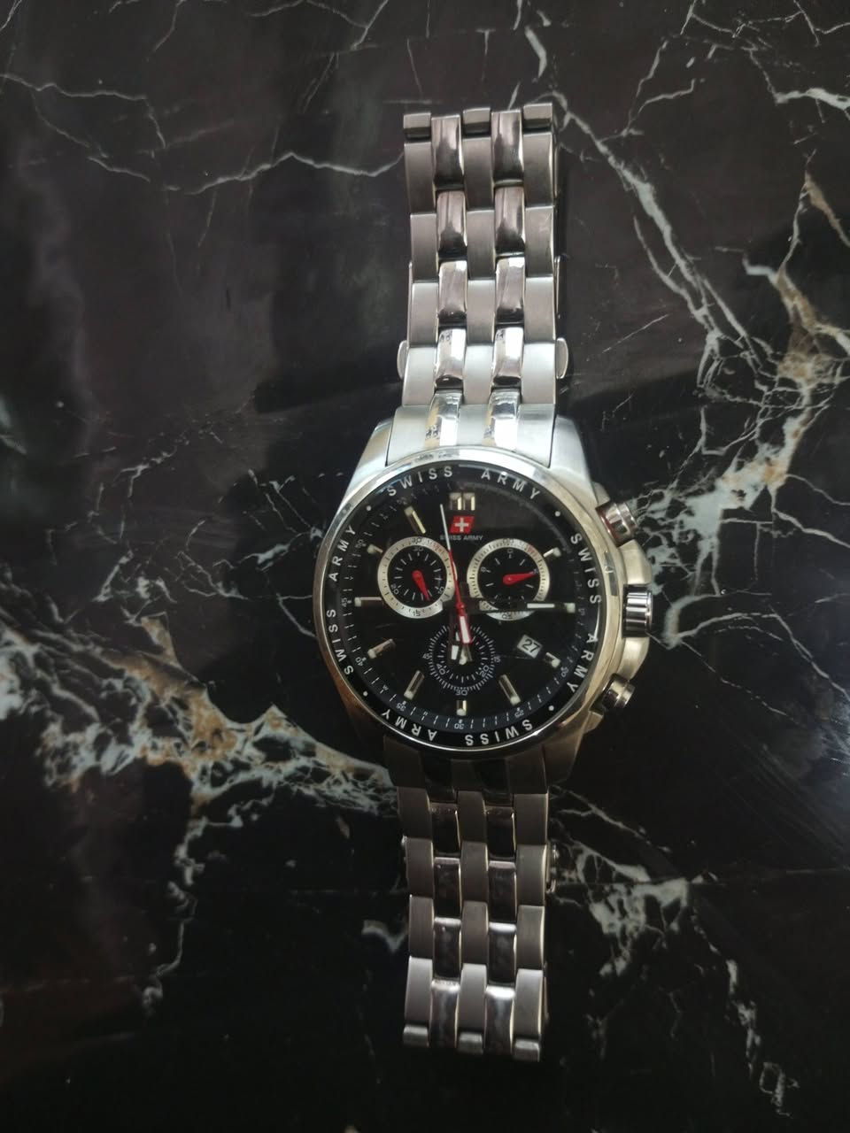 هذه ساعة كرونوغراف سويسرية الصنع من طراز SWiss
Army DHC+G1431 تشمل مواصفاتها الرئيسيه يلي %
-1النوع ساعه كرونغراف ?
-2 المادة فولاذ مقاوم للصدآ Stainless) Steel) 
-3 الحركة كوراتز(Ouartz)
-4 مقاومه الماء حتئ عمق 10 ضغط جوي (ATM 10)
-5 الصنع سويسرية (Swiss Made)
سعر مزاد ينفتح من 150 الف


**إذا كنت صاحب هذا الإعلان وتريد حذفه لأي سبب، رجاءا أرسل رسالة إلى الدعم الفني**