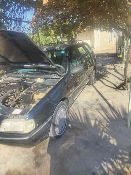 سيارة بيجو فرنسي 405 تبريد تدفئه كامل ع بلادي سعر 50 وبي مجال ***********
