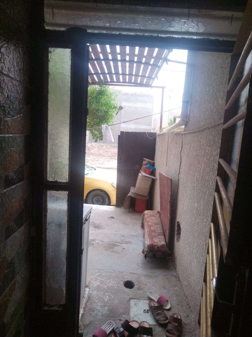 السلام عليكم مشتمل للبيع المساحة ٧٥ متر الوجه ٧ونص نزال ١٠ طابو ملك صرف يحتوي الطابق الأول استقبال هول مطبخ خدمات منور الطابق الثاني غرفه نوم خدمات الموقع مميز البياع خلف البيع المباشر الاستفسار اتصل ***********
