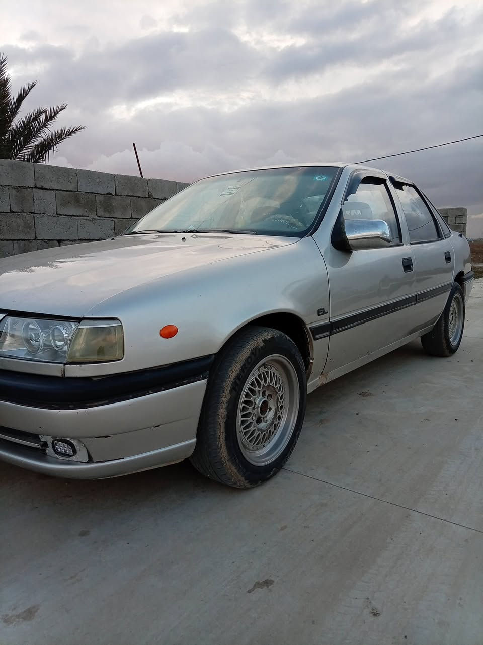 السلام عليكم
اوبل فكترا موديل ٩٣ رقم كركرك  السنويه مجدده لل٢٠٣٠... محرك ١٦... كير عادي                            صبغ عام  بدون ضرر   السعر ٤٣ وبيها مجال.  للشراي
للأتصال ***********.
