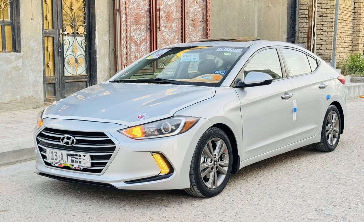 السلام عليكم 
هونداي النترا  2017 وارد امريكي فول مواصفات 1/1 محرك 2000دوش جديد ماشي 150 حقيقي  
حره تحويل بأسمي هزه وسنويه ولوحات جديد  بيه جاملغ مبدل وصبغ طرف البنيد فقط // المواصفات 
1- بصمه تشغيل وابواب وجنطه
2- فتحه سقف  طكتين سلايت 
3- شاشه كبيره كامره دواره 
4- كشنات كهرباء 
5- حساسات اماميه خلفيه 
6- ويل كب كروم مع تخم تاير 
7- بك لايت لد  
8- لايتات والكشاف LEd
9- رادارات جانبيه خلفيه كله شغال 
10- تحكم استيرن فول مع ثلاث انضمه قياده 
السياره جاهزه كير محرك حداديه تبريد  شرط الفحص 
السعر117للاستفسار *********** مكاني ناصريه شارع بغداد
