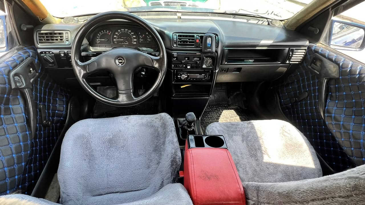اوبل فكترا موديل 91 محرك 20كير محرك صدر كهربائية كلها شغال قفل مركزي سياره جاهزه من كلشي شرط وكاله تحويل سنويه مشروع صبغ جماليه كوبون بانزين سعر 38 وبي مجال شراي خابر ***********
