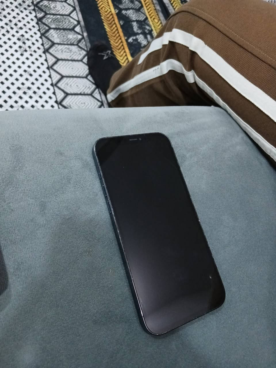 السلام عليكم متاح 13 برو ماكس جهاز مكفول وتر فقط ضهره مكسور ذاكره 512 بطاريه 83 مكفول كفاله عامه يرهم بيع ومراوس فقط ب ايفون *********** حله مركز
