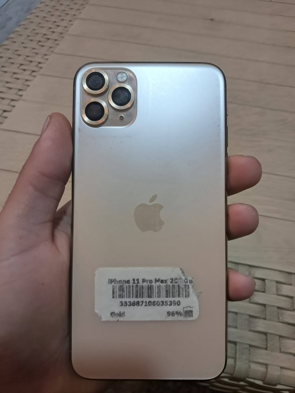 السلام عليكم 💐 
سعر 350 الف وبي مجال 👋
ايفون 11 برو ماكس 👀
بطارية 92 🔋🙃
ذاكرة 256🎚️😉
لون ذهبي 💡😁
تلفون نضافة 90 % 🫡
فقط تلفون وكيبل أمريكي ⚠️
تلفون مفول من كلشي شحن😉 خير من الله ⚠️

عنواني كربلاء حي الحسين 
 تواصل : ***********
