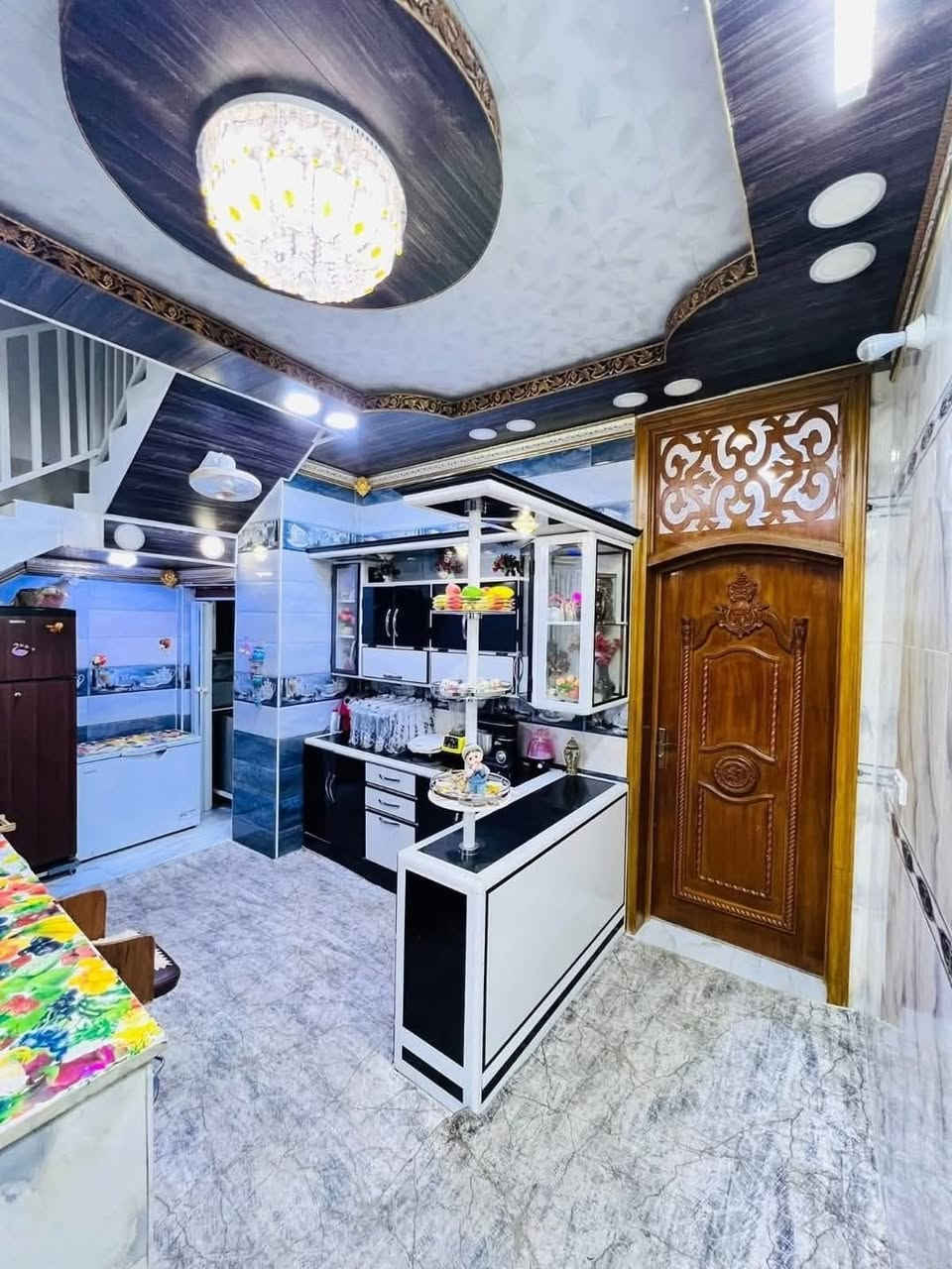 ♕ بسم الله الرحمن الرحيم اللهم صلِّ على محمد وآل محمد ♕

🏠 :  منزل للبيع طابقين 

🌐 :  الموقع حي 36 من جهة ثانويه الفرسان 

📐 : المساحة 125 متر 

🏗 : سنة البناء 2020 كونكريت 

  (     تفاصيل اكثر      ) 

طابق الاول /  غرفه + صاله + مطبخ + استقبال + حمامات داخليه وخارجية

طابق الثاني / غرف نوم عدد 2 + صاله +

؟  ملاحظه مع البيت كاونتر المطبخ 

💰: السعر 125مليون مع المجال 

📲 : للاستفسار الاتصال على الرقم 

 📞 : ‏‪0788 251 8491‬‏  واتساب 

✨ لــن تـکون وحـيداً ابـداً مع  الــ مهيمن  للعـقار ✨
