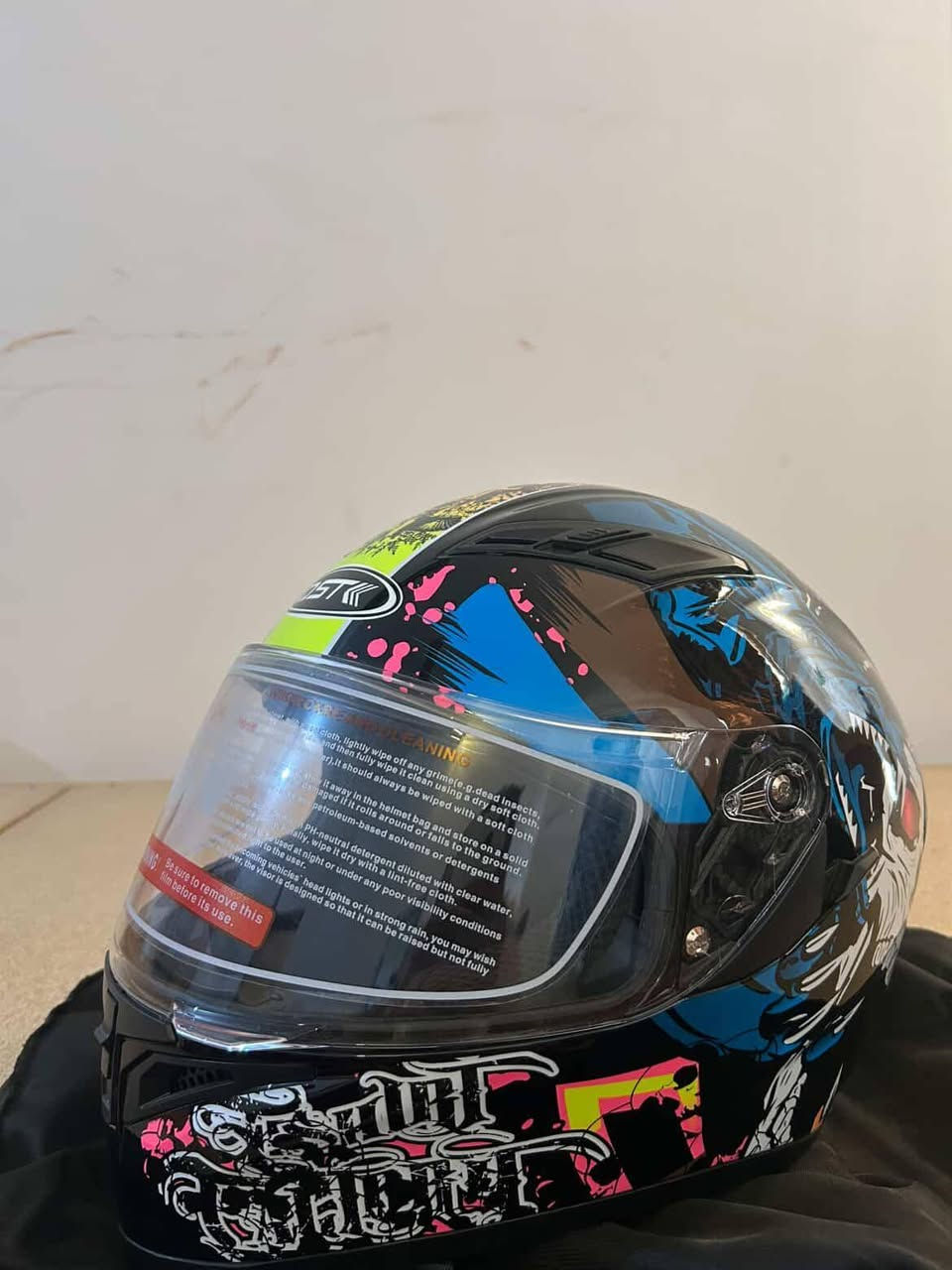 خوذا فورجت. الاصليه. بعدها بل ستيكرات مالتها ويا حقيبتها. وصيتها 175 قيم بل يرضي الله  وشايف خيرها


**إذا كنت صاحب هذا الإعلان وتريد حذفه لأي سبب، رجاءا أرسل رسالة إلى الدعم الفني**