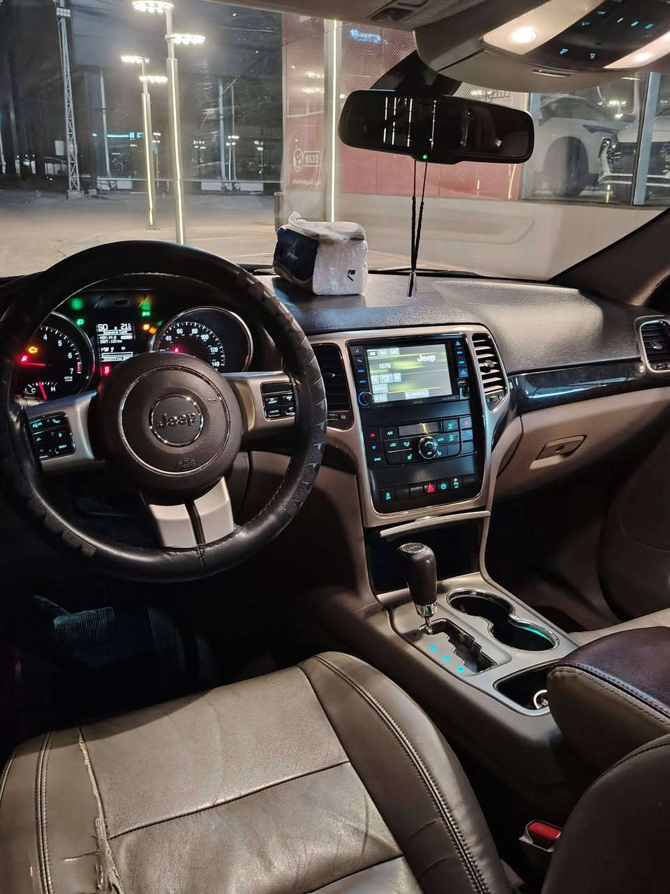 سلام عليكم
للبيع
جيب شيروكي مديل 2011 امريكي
بيهة ثلاث قطع بدون دواخل كفالة كير محرك حداديه وتبريد عل شرط رقم بغداد نكليزي مداور ثاني يوم 
فول مواصفات بنرامه حساسات مري شفط عل شرط
السعر بـ 158 بيهة مجال  مكان نجف كوفه الاتصال ***********
