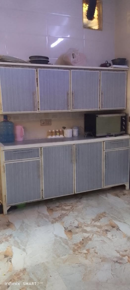بيع مستعجل تكريت ديوم اسعار 
الثلاجه 40
الغساله مال اطفال 40
البوفيه 30 لأن الباب مالتهه يرادلهه شد 
الصوبه 25
الكاونتر 250
والتيبلام عشره اليم البوفيه


**إذا كنت صاحب هذا الإعلان وتريد حذفه لأي سبب، رجاءا أرسل رسالة إلى الدعم الفني**