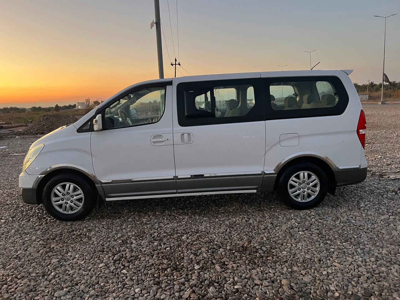 سلام عليكم ستاركس لبيع موديل 18مفتوح كفاله عامه مكينه تخم تايرحداديه رقم نجف انكليزي مكان سياره واسط العزيزيه ***********
