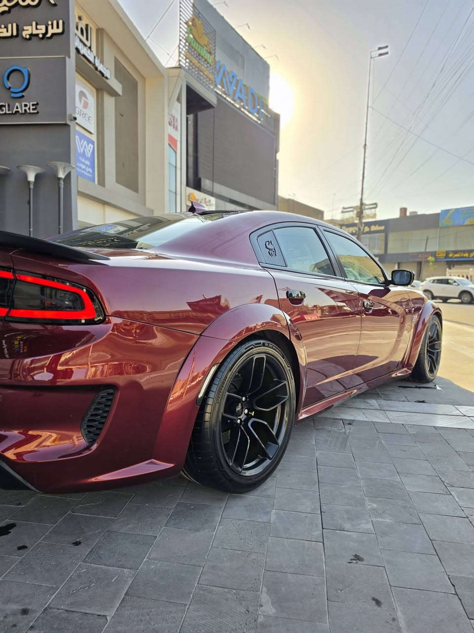 للبيع Dodge Charger Scat Pack Widebody 2020
فول مواصفات 1/1 
بدون تبديل بدون صبغ بيها تعمير براس الشاصي فقط  وبوارد بسيطة ماشية 37.000
ـ فتحه سقف
ـ بصمة تشغيل وأبواب 
ـ رادارات خلفية وجانبية 
ـ كشن كهرباء 
ـ سستم صوت هارمن كاردن
ـ مقاعد خزن ميموري 
ـ داخل جلد وكنتارة 
ـ تشغيل عن بعد 
ـ نضام قيادة SRT 
ـ فول تحكم ستيرن 
ـ شفتات ستيرن
ـ لايت زينون 
ـ تدفئة وتبريد كشنات 
ـ قطعتين تبريد 
ـ شاشة چبيرة 
ـ كامرة دوارة 
ـ السيارة وايد بودي اصل 
وباقي مواصفات السكات المعروفة السيارة عليها برمجة و تفريغ مصطفى ايكل السيارة كلش جديدة ادامه كامله غرفة احتراق و مغلفه نانو هيكاري و مشمعه مصروف عليها و كامله والكمال لله
معروضة بـ 238$ وبيها مجال 
هاتفـ ***********

