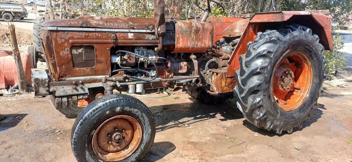 السلام عليكم
كاروبه عنتر للبيع موديل ٨٩ بدون رقم مكفوله من محرك وكير واكسل شرط الشغل باور ستيرن صدر جديد شغاله سلف وباتري جديد لايت امامي وبريك دهن جهاز الرفع شغال تايرات الكبار فوق نص العمر كشر بلادي مكينه مال جناي 
(السعر ٣ مليون وربع ) وببه مجال قليل للشراي 
المكان كربلاء / طوريج 
للاستفسار الاتصال على الرقمين 
***********
***********
