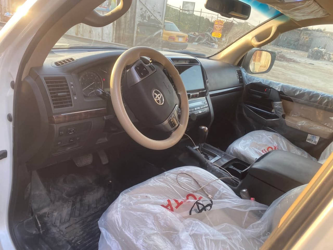 بغداد
‭0776 159 8104
لاندكروز موديل 2010 مكفول كفاله عامة فقط رصعه بسيطة موضحة بصورة  استفسار اتصل او واتساب
