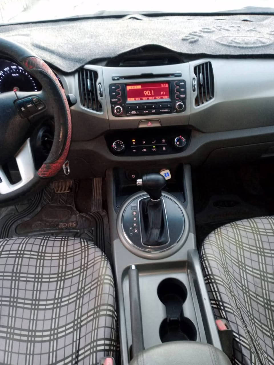 سبورتج خليجي 2014 بيها حادث ومصلح تبديل بنيد ودعاميه اماميه حادثها بسيط وبيها بارد باب السايق
كد شبر مع بارد في قبق الجنطه السيارةحلوة  السعر 130$
هاتف ***********
