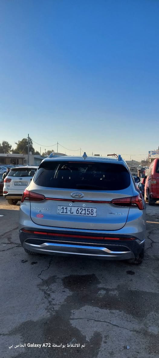 سنتافيا 2022بلك إن هايبرد ٢٧٠ حصان  
رقم بغداد وارد امريكي مكفوله من التبديل سوى الدعامية محرك ٤سلندر 
المواصفات:-
١- مفتاح ذكي بصمة + التشغيل عن بعد 
٢- بانوراما فتحة سقف
٣- كير بنظام الازار المنفصلة الاصدار الجديد ( بيانو) 8 نمر
٣- كير ماوس ثانوي لأوضاع القيادة / Drive Mode ‏- Comfort 
Smart -Sport 
٤- نظام HTRAC الحديث دفع رباعي
٥- الصندوق كهربائي ذكي يفتح عند الاقتراب
٦- هاند بريك بصمة 
‏٧ - Auto Hold  أوتو هولد
٨- خاصية ISOFIX   ايزو فكس قفل الاطفال
٩- نظام مانع الانزلاق
١٠ - نظام نزول المنحدرات
١١ - نظام اطفاء المحرك (A) ذاتيا في الازدحامات لتوفير الوقود
١٢- شاشة تدعم Apple Car play و Android وبلوتوث مدمج والأوامر الصوتية
١٣- الداشبورد الكتروني بانماط متغيرة حسب وضعية القيادة
١٤- الشاشة الوسطية حجم كبير ١٢ انج مع دعم الملاحة بالخرائط GPS وبوصلة للاتجاهات
١٥- شاحن هاتف wireless
١٦-  مخارج شحن USB وتشغيل الميديا
١٧- منافذ للطاقة كهرباء 12فولت ومنفذ 110 فولت
١٨-  المرايا الجانبية قابلة للطي + نقطة عمياء + هيتر + اشارات
١٩- مرايا جانبية بخاصية الترحيب والفتح عند الاقتراب والاضاءة في الضلام
٢٠-  الصندوق كهربائي ذكي يفتح عند الاقتراب
٢١- حساسات ضغط الاطارات 
٢٢- حساسات أمامية / جانبية /خلفية
٢٣-  كامرة اضافية لتقنية منع الخروج عن المسار
٢٤- ميزة التوقف الذاتي للمركبة منعا للاصطدام عند القيادة او الرجوع
٢٥-  المركبة تعيد نفسها للمسار الصحيح عند عدم الانتباه
٢٦- لايت زينون رباعي العدسات بتقنية High Beam الانارة الذكية + LED  نهاري 
٢٧- بك لايت LED مميز مدعوم بتقنية ضد الضباب لاوضح رؤية للمركبة
٢٨- خاصية دعم الكاميرات عند تشغيل الإشارة الجانبية لرؤية الزوايا العمياء
٢٩- كاميرا دوارة 3D تفاعلية متعددة الاوضاع
٣٠- اضاءة داخلية LED تقنية Ambient Light متعددة الالوان 
٣١- مرآة داخلية بخاصية التعتيم الذاتي 
٣٢- سستم صوت هارمن كاردن 10 سماعات محيطية مع دمام وتويترز 
٣٣-  نظام القيادة الذاتي الذكي في الشوارع المخططة 
٣٤- مثبت السرعة Cruise وميزة التباعد عن المركبات
٣٥- خاصية المايك للسائق للتحدث مع الركاب في الخلف
٣٦- حساس حراري بسقف السيارة بتحذير صوتي في حال نسيان الاطفال في المركبة
٣٧- قفل الابواب والنوافذ / خاصية عدم العبث للاطفال
٣٨- القفل المركزي للابواب وعدم الفتح عند مرور مركبة بشكل قريب من السيارة 
٣٩- مقعد السائق خاصية الخزن وميزة الخروج المريح عند الاطفاء
٤٠-  المقاعد الامامية كهرباء  + تدفئة
٤١- المقاعد الخلفية تدفئة
٤٢- الداخل جلد بلون مميز تطعيم الدواخل
٤٣- ستائر جانبية 
٤٤- ستيرنغ من الجلد حياكة مع تحكمات 
٤٥- شفتات رياضية بالمقود
٤٦-  التبريد والتدفئة تحكم شاشة وتحكم يدوي ايضا
٤٧-  التبريد امامي خلفي مناخ منفصل
٤٨-بردات أبواب خلفية  وكذلك في الصندوق
٤٩- قبضات أبواب ألمنيوم مع خاصية الانارة ليلا
٥٠- حساس لمس ابواب لفتح وغلق باب السائق والراكب
٥١- ماسحات امامية حساس / تشغيل تلقائي وسرعة حسب غزارة المطر
٥٢- ماسحة خلفية حساس /  تشغيل تلقائي عند المطر
٥٣- اريل نفكيتر مدمج بتقنية التقاط بث الراديو HD
الاربيكات كلها سليمة
ماشية ٣٩ الف ميل
فيها صبغ ٤ اصابع بجزءمن البنيد
وفي امريكا فيها الجاملغ خلف الصدر فيه صبغ من دون معجون أو سمكرة
سعرها ٢٤٠$
مكان السيارة كربلاء
*********** كربلاء, العراق
