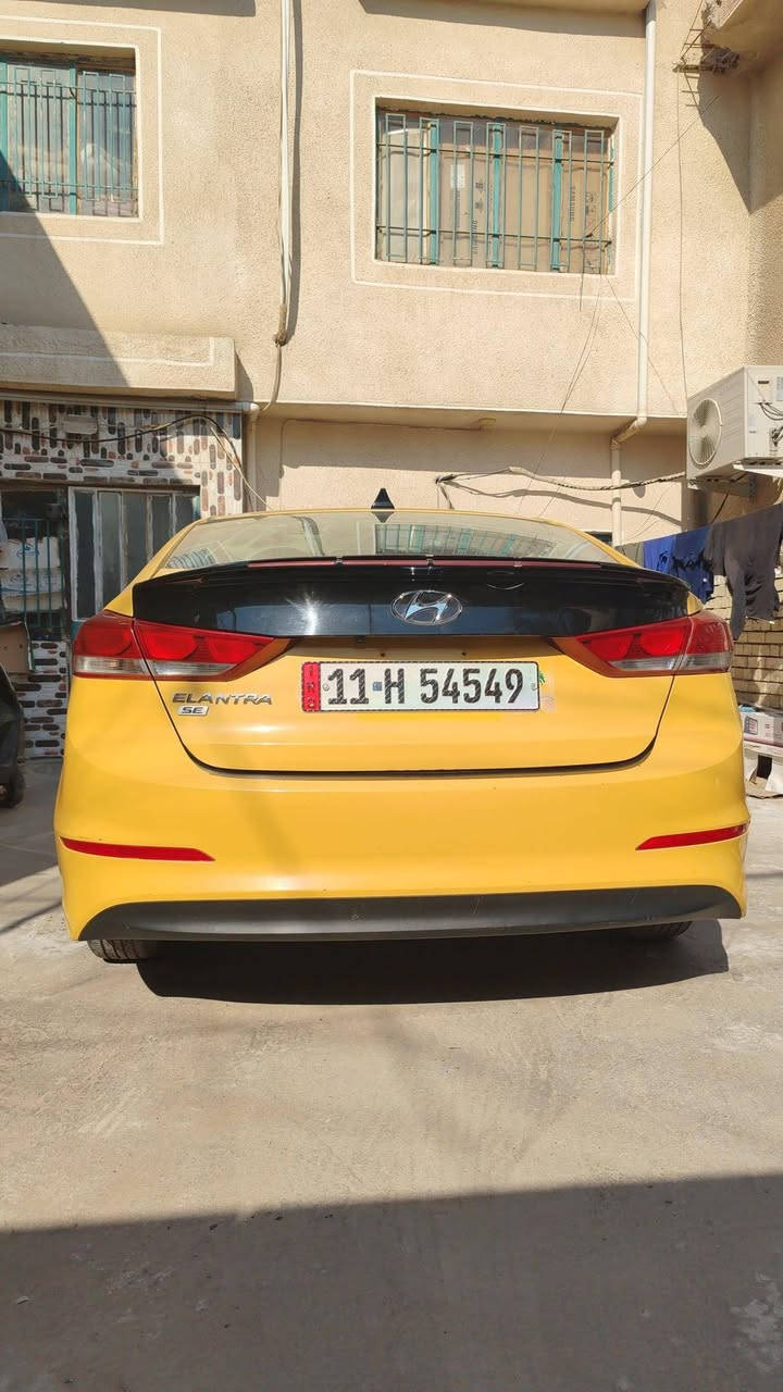 النترا موديل 17وارد امريكي حادثها الباب عكس السايق مبدل والدوسة مال باب مصلحة والمكينة لا تبخير ولا تنقيص مكينة الفين وكير مبدل جديد مال حاوية سيارة نظيفة ما متعوبه ماشية 115الف بيها منظومة مال غاز الايطالية منظومة بعدها جديدة وبكارت الضمان وصار جديد دبلات امامية جديدة شركة موبز كشنات جلد شاشة وكامرة  سعرها 125ورقة وبيها مجال مكاني بغداد الشعب للاستفسار***********
