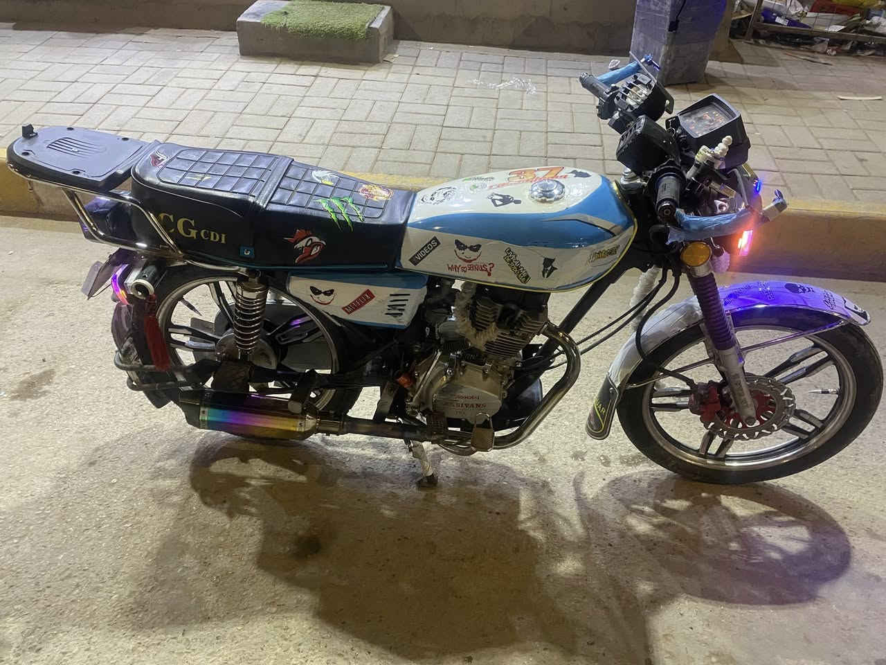 السلام عليكم الدراجه للبيع موديل 23
السعر900وبي مجال***********الدراجه مكمركه
