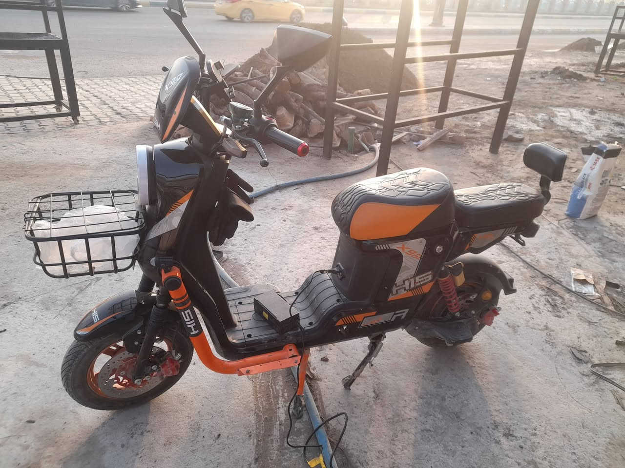 دراجه شحن للبيع مثل ما واضحه في الصوره مديل2026 السعر ٤٥٠ وبيهامجال وإذ مراوس حسب القنعه بستوته ***********
