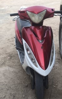 جي فور حاويه شرط برغي ممفتوح بيها بس الكفر تجاري للبيع واتساب او اتصال...