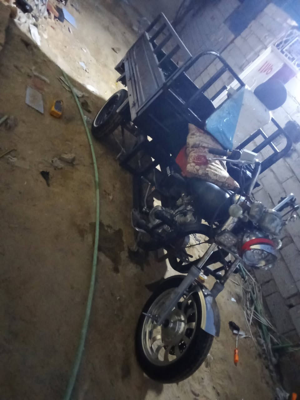 السلام عليكم ستوته للبيع كلك كلك موديل 2007 محرك 16 تخم تاير جديد محرك جديد كهربايات كلها شغاله مكاني مشخاب سعر ع خاص وغير مبري الذمه الينطي وعود كاذبه وليكسر بحلال العالم ورجاءآ المو شراء لا يخابر ولا يراسل رجاءن مامتواجد ع فيس هاذه رقم تليفون ***********
