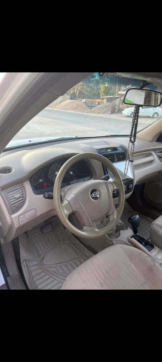 السلام عليكم من رخصه الادمان سبورتج تسعه للبيع السياره نضيفا جدآ بس جاملغ تصليح فقط 
1 تبريد ثلج 
2 كير مكينه حداديا نضيفه جداً 
3 تخم تايرات جدد 
ال122 وبيه مجال مكاني بابل محاويل 
***********
***********
