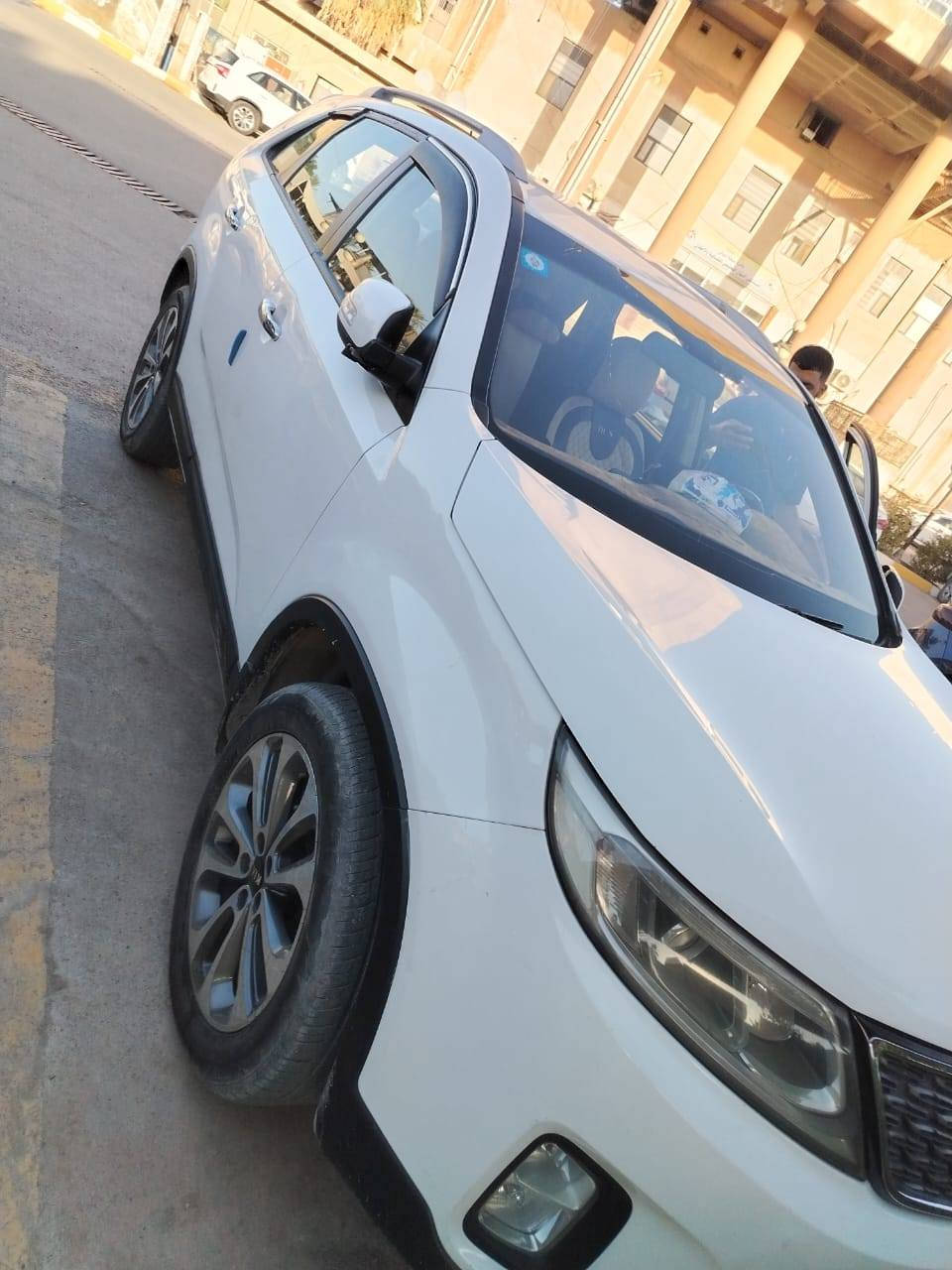 السلام عليكم
 سورنتو 2014 خليجية 7 راكب عدا البصمة وفتحة السقف مكينة 2400دوش 
سنوية لل2029 باسم والدي
3 قطع صبغ سونار موجود بالمنشور
سيارة كهربائياتها كاملة مابيها اي نقص شرط جرس بال120
تبريدها 3 قطع شغال تدفئة تبريد
ميكانيكها حلو مابي اي مشكلة
الكير مكفول والمكينة مفتوحة صار بيها كازكيت وتصلحت مابيها اي مشكلة لا تنقيص دهن ولا مي
نقصها هزاز الصلنصة وماطور بوابة فقط
سعرها 137 وبيها مجال
*********** متواجد واتساب
