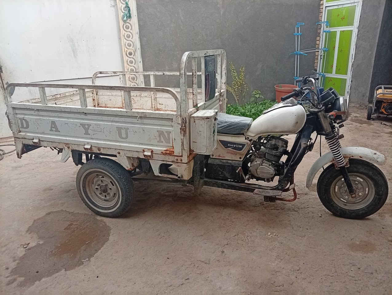 السلام عليكم اخواني ..عندي ستوته كامله سلف تشتغل كهربائيات شغاله مكينه نص عمر موديل 2018..
بيها اوراق وعينك ميزانك مال بيت مخليها الله وكيلكم....مكاني يم سجن الإصلاحي ..رقمي ***********
