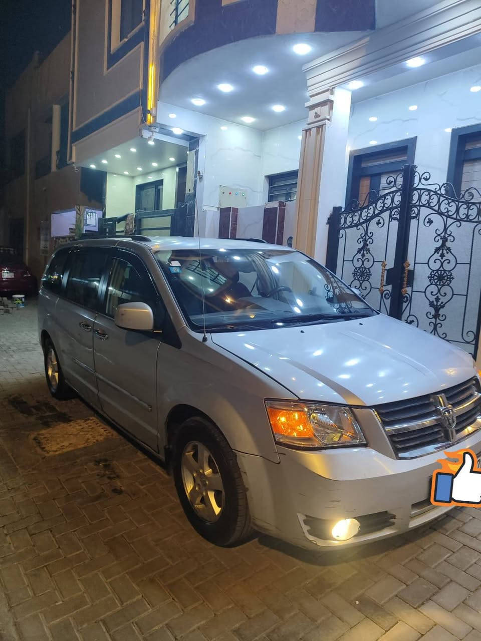 السلام عليكم
دوج كرفان 

موديل 2008

وارد امريكا كلير بدون حادث او غرق

تبريد ثلاث قطع 

موقعه بغداد الأعظمية 

سنويه باسمي تنتهي 2030

رقمي ***********
