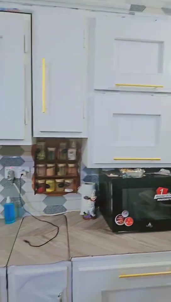 تخم مليون . كاونتر ب ٣٥٠ . سخان مع هيتر ب ٦٠ تنور ب ٢٥ . ميز مع ٦ كراسي ب ١٠٠ مبردة ب ١٥٠ ديوان ب ٣٥٠ مغسلة بيضة ب ٣٥ مغسلة سودة ب ٦٠ كامرات ب ١٠٠ غسالة ب ١٠ مكينة خياطة ب ٢٠٠ ميز بلازمة ب ٢٥ 
العنوان بيجي الشراي يجي خاص


**إذا كنت صاحب هذا الإعلان وتريد حذفه لأي سبب، رجاءا أرسل رسالة إلى الدعم الفني**