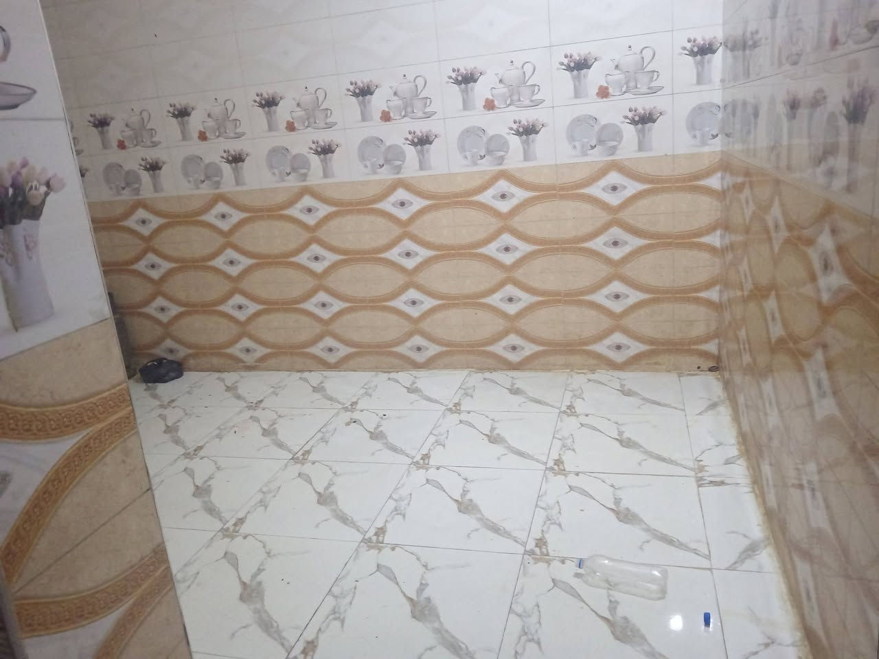 سلام عليكم خوان بيت صب سطح مبنى طابوك لبيع بي ٢ غراف وصاله وستغبال مطبخ وصحيات مساحته ٢٠٠ التواصل تصل ع رقم ***********
