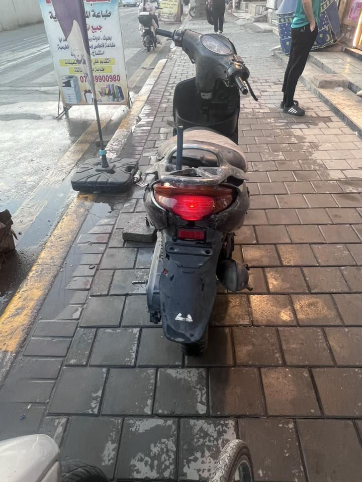 دراجه اكزز 100 للبيع شغاله كامله مكان بغداد حي القاهره***********
