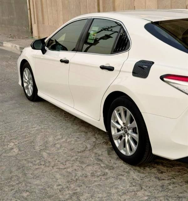 سيارة للبيع 
٢٠٢٠ le كامري 
خليجي وكاله الساير
ماشيه ٥٣
كفاله عامه
اللون ابيض 
بصرة
***********
