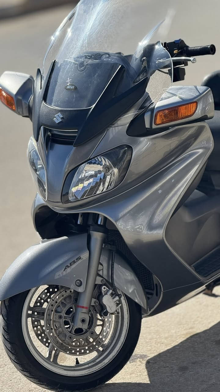 السلام عليكم سكاي ويف 650 فول موصفات  مكفوله كفاله عامه لون فيلي
جامه فراشه
سكيورتي 
GBS
ABS
جامه كهربائيه 
دفايه يدات
الدراجه مكفوله من كلشي
***********
