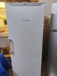 مجمدة عمودية • طباخ كافتيريا • تكريت