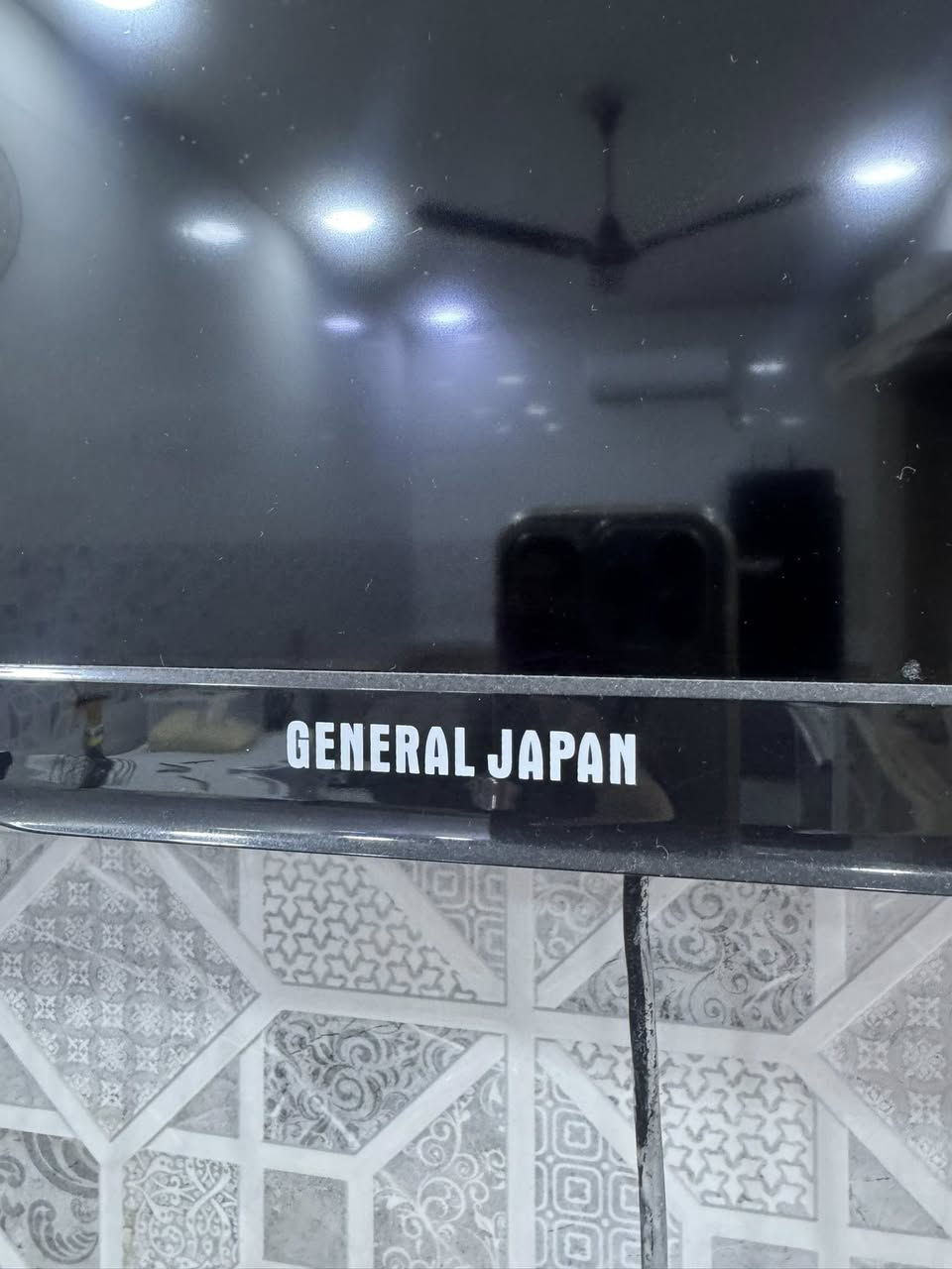 بلازمه حجم 40 
السعر 200 
العنوان منصور دور السود 
***********
