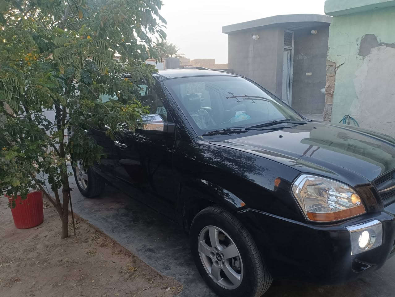 توسان 2007
كير ومحرك 2000 مكفول
صدر تخم تاير تبريد تدفئه كله مكفول
غرفه وكهربائيات كلها جديده 
بيها بنيد وجاملغ وباب صبغ بدون دواخل
رقم وهزه جديده بغداد بسمي
مكان / فلوجه 
السعر(110) وبيها مجال 

/***********
