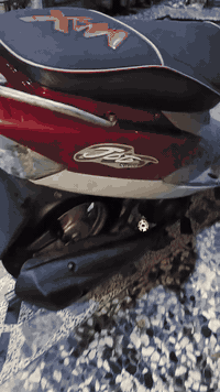 سلام عليكم دراجه ماكس منغولي 49 لبيع مكينه مجفته مره وحده خير من الله أو كفرات أصله بس صابغهن كابريتر بلادي شلعه معدل بيه نواقص جاملغ أمامي حساس بريك دراجه نكره سلف بيه صالنصه رياضي بلادي أول كلج خلفي رياضي أمامي بلادي سعره 450 مجال بسيط كلش ما يعجبه سعر لا يعلق يكسر بيه رقم *********** ما متواجد خاص اتصل فقط
