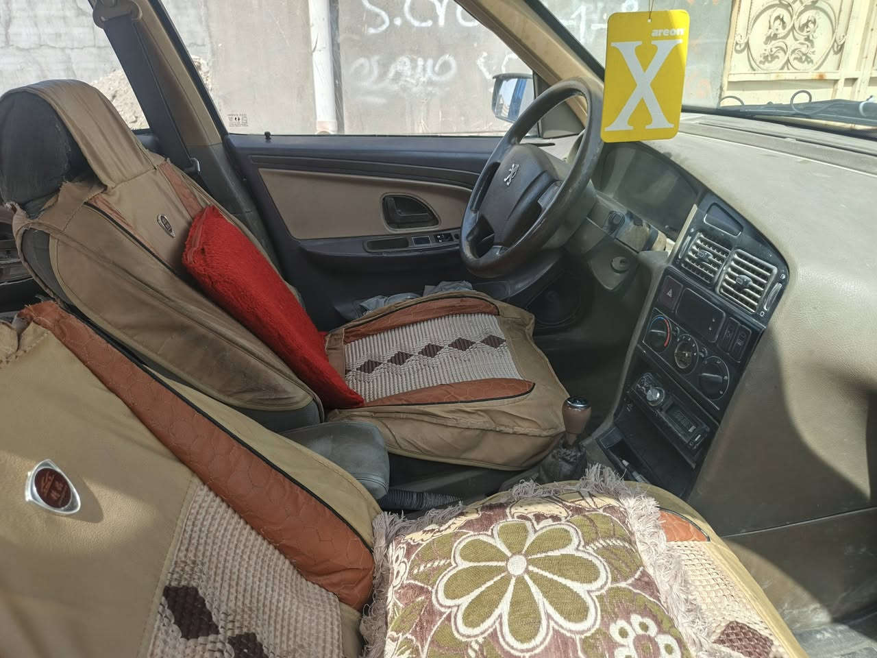 السلام عليكم
بيجو 405 مديل 12
للبيع 
سعر 18 وبيه مجال 
حدادية كلشي مابيه 
تايرات جديده 
تبريد شغال
محرك وكير كفاله
غرامات وهيئة مااكفله وراعية موجود وعندي رقمه ويريد تحويل 
للاستفسار أكثر اتصل ع الرقم 
***********
مكاني بصرة خور الزبير
