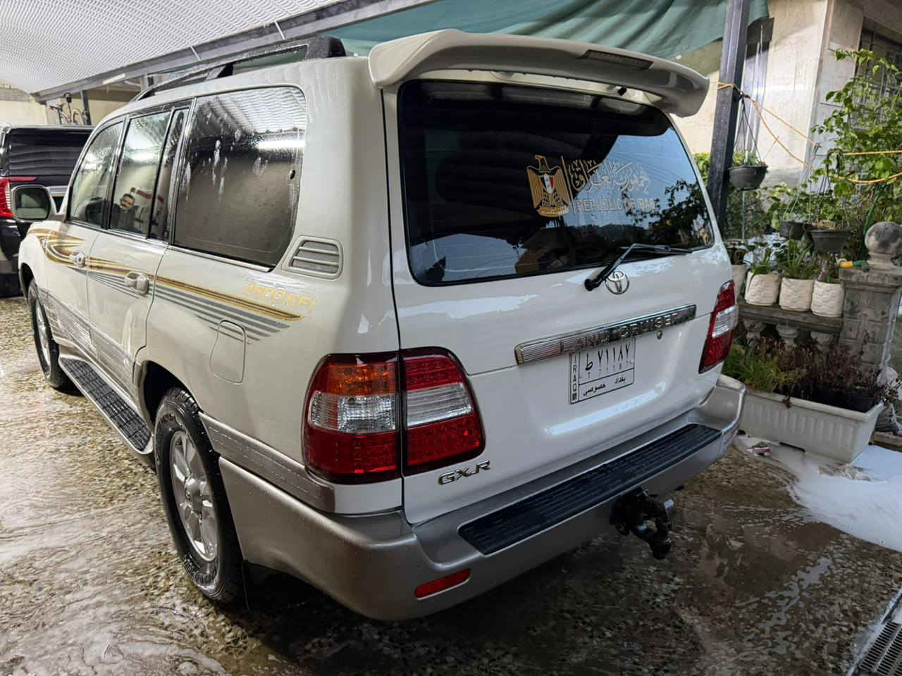 سلام عليكم لاندكروز موديل 2000 ماشية 400 فول الفول مواصفات دبي نظيفة جدا غرفة بالكارتون متصرف عليها دينار واحد كير مكينه تبريد كفالة صبغ حزام من الامارات بدون اي دواخل او فتح قمارة بنيد مكفول موقع السيارة بغداد السعر 165 للاستفسار ***********
