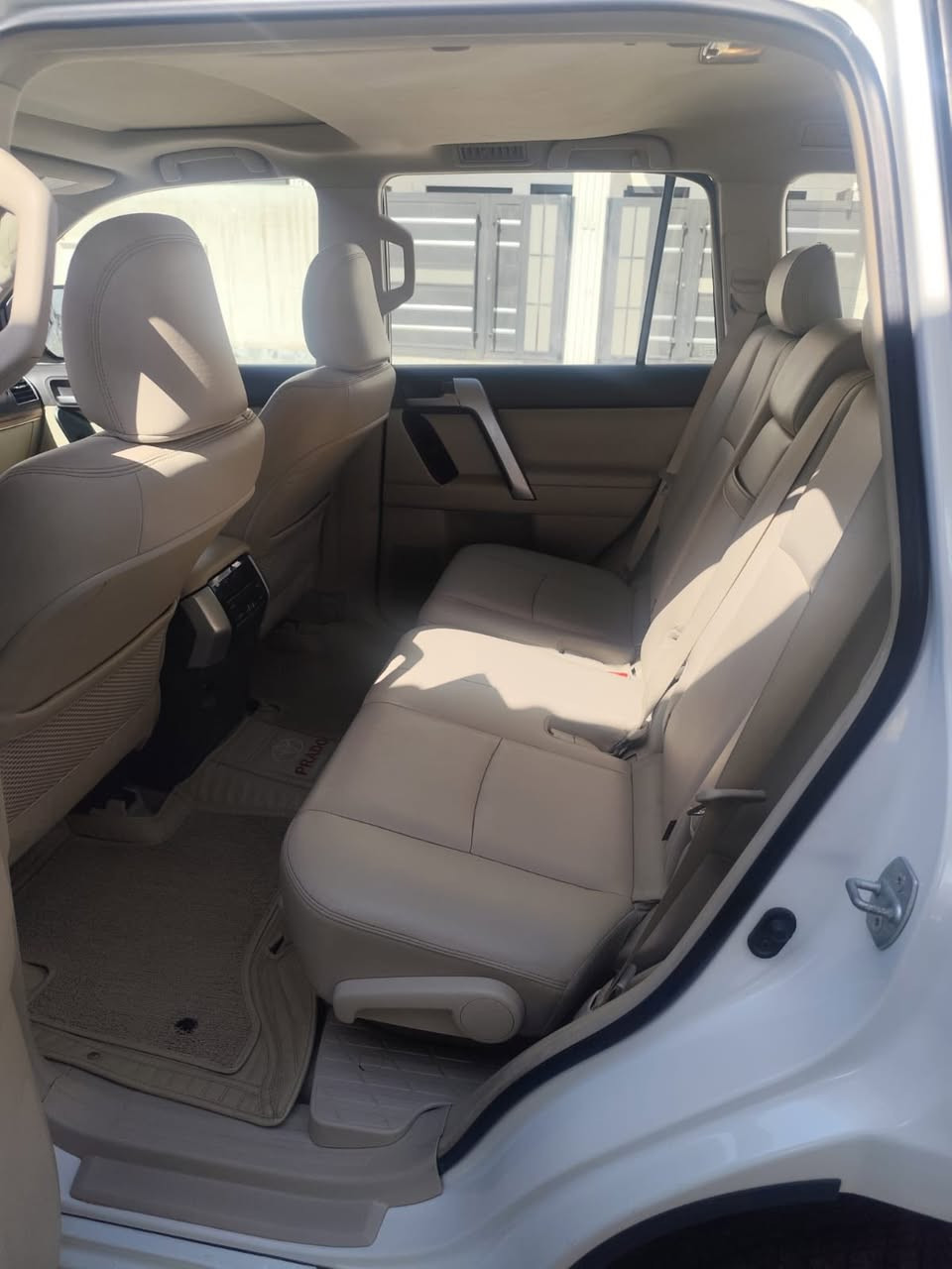 سلام عليكم برادو موديل 2020 سياره كلين فول  مواصفات  محرك ٦سلندر سنوية جديد رقم جديد هزه جديد شرط تحويل و وكاله سعر 4 دفاتر

الرقم للتواصل :***********
