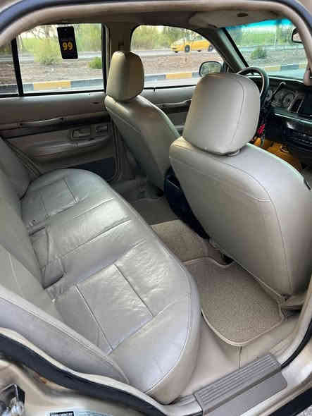 سلام عليكم كراند ماركيز موديل 1999 محدثه 2011 جاهزه كير محرك تخم تاير تبريد سنتر لك جاهزه سياره نقص دبلات خلفيه فقط 
رقم دياله انكليزي مشروع وطني سعر 65 
بيها مجال قليل مكان واسط العزيزيه  *********** رقم ه
